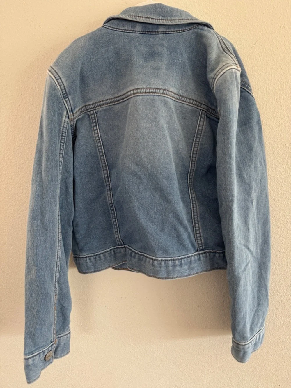 GAP Denim Light Wash Blue Jean Jacket Large - Picture 2 of 3